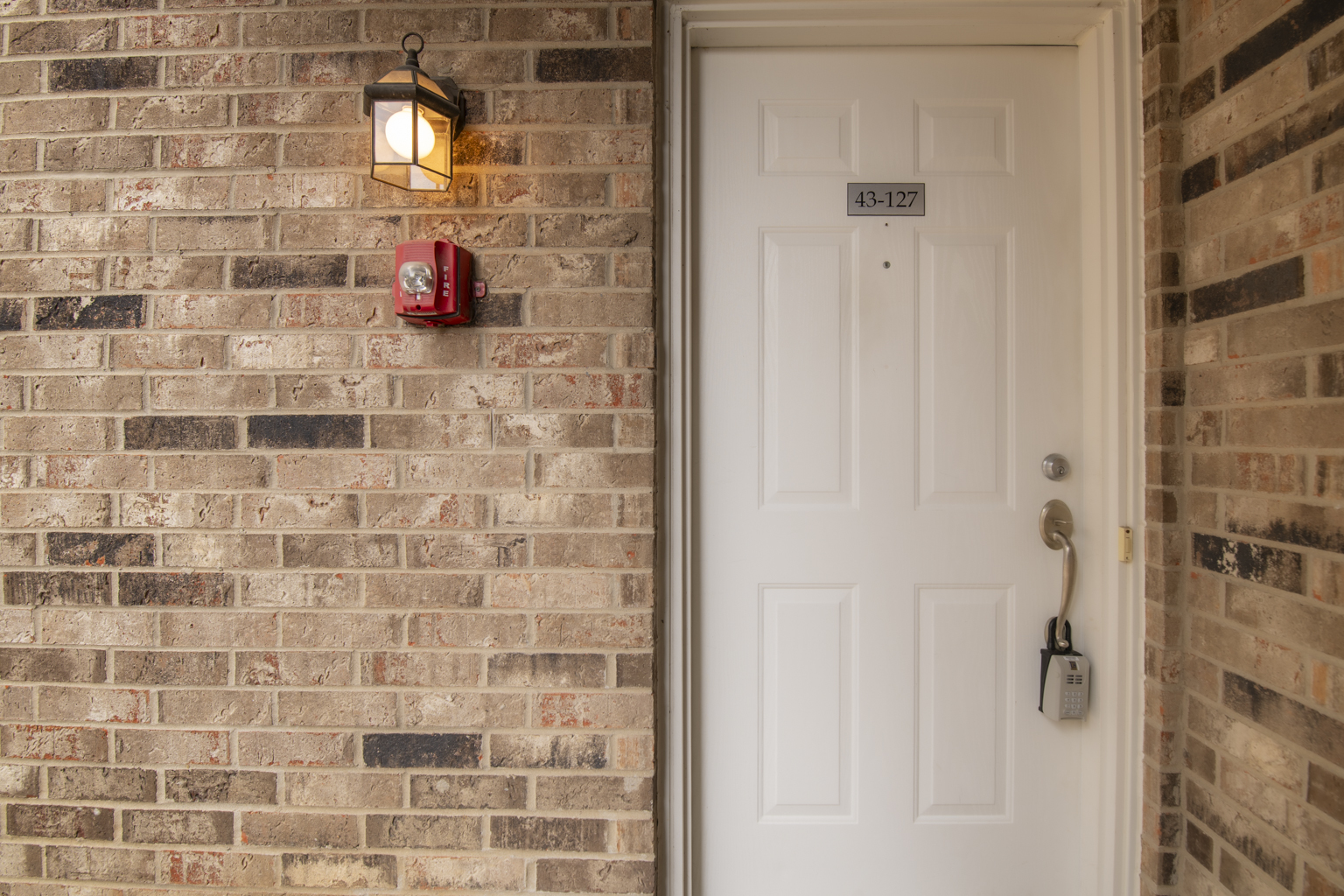 43 Foxcroft Road #43-127, Naperville, IL 60565