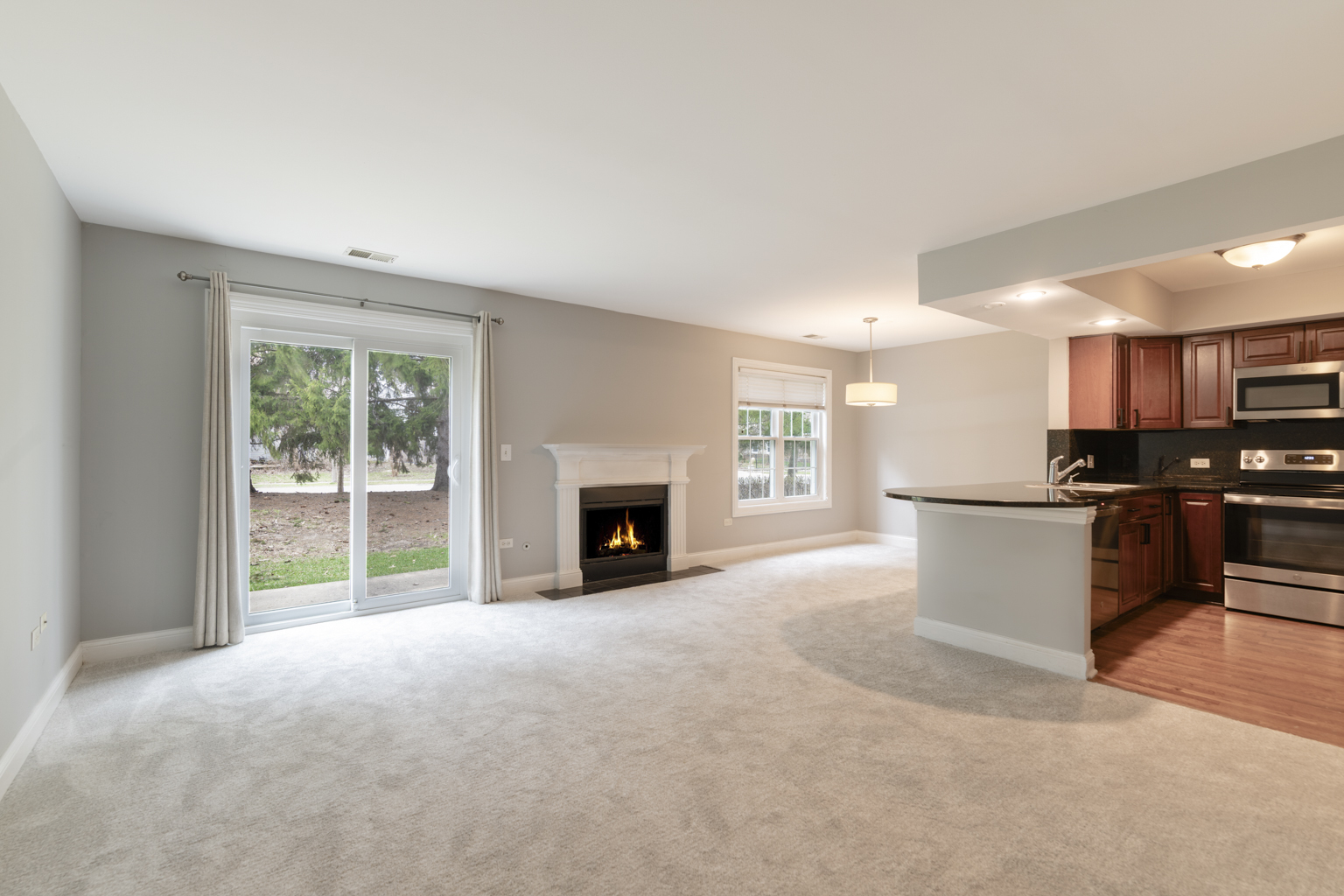 43 Foxcroft Road #43-127, Naperville, IL 60565