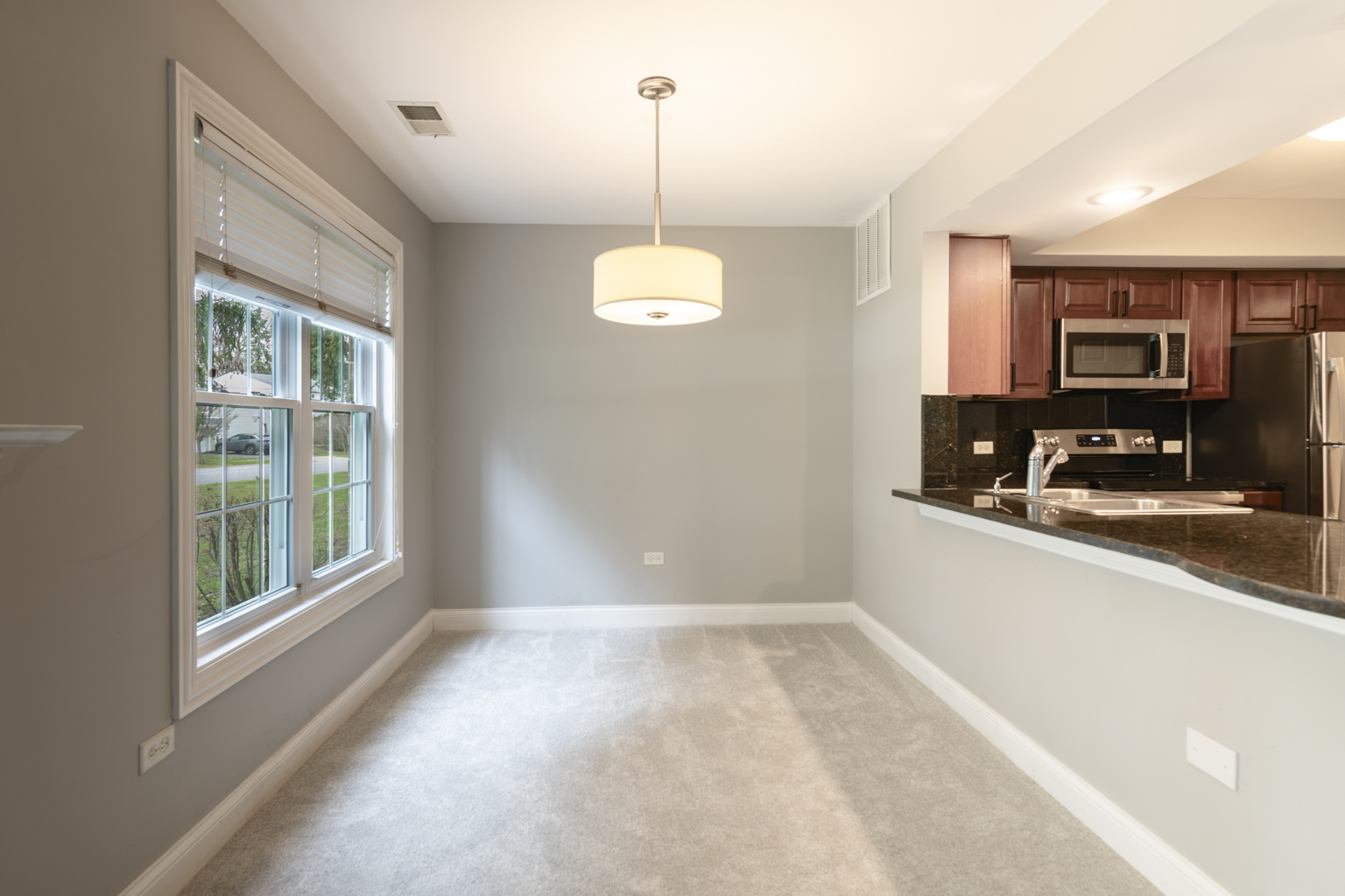 43 Foxcroft Road #43-127, Naperville, IL 60565