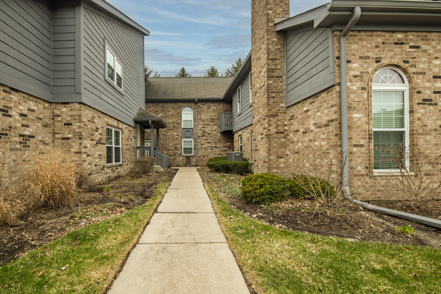 43 Foxcroft Road #43-127, Naperville, IL 60565