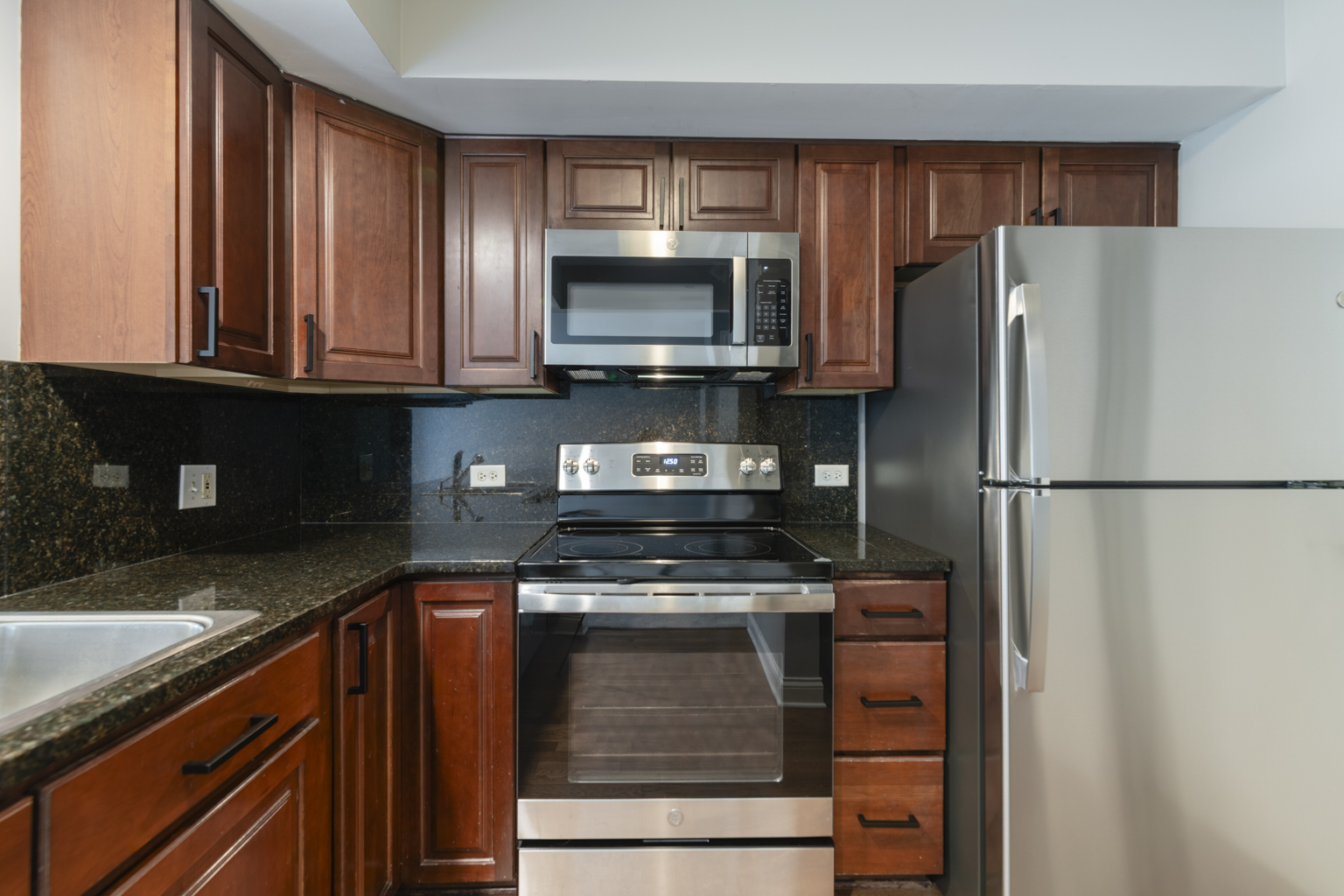 43 Foxcroft Road #43-127, Naperville, IL 60565