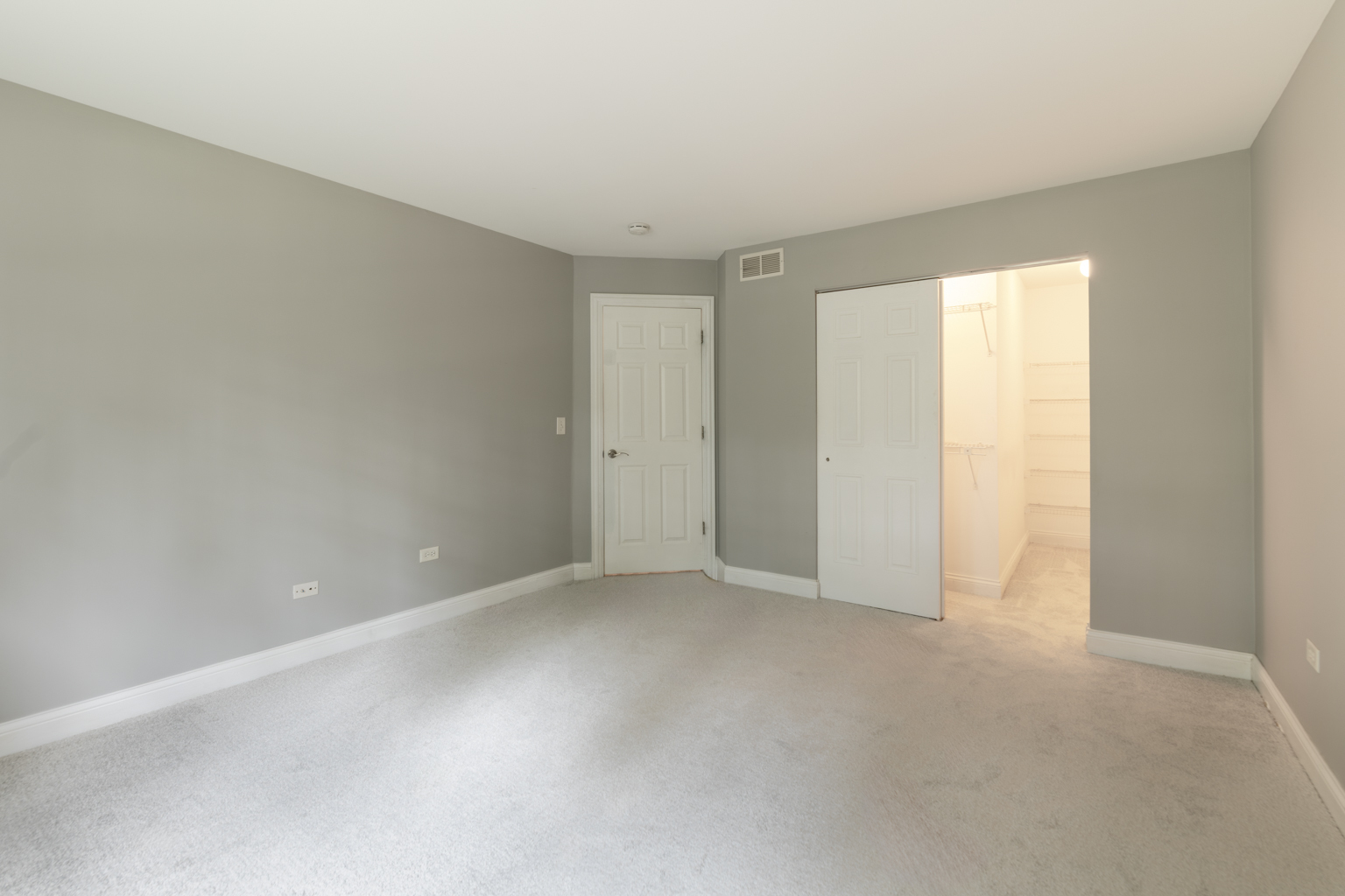 43 Foxcroft Road #43-127, Naperville, IL 60565