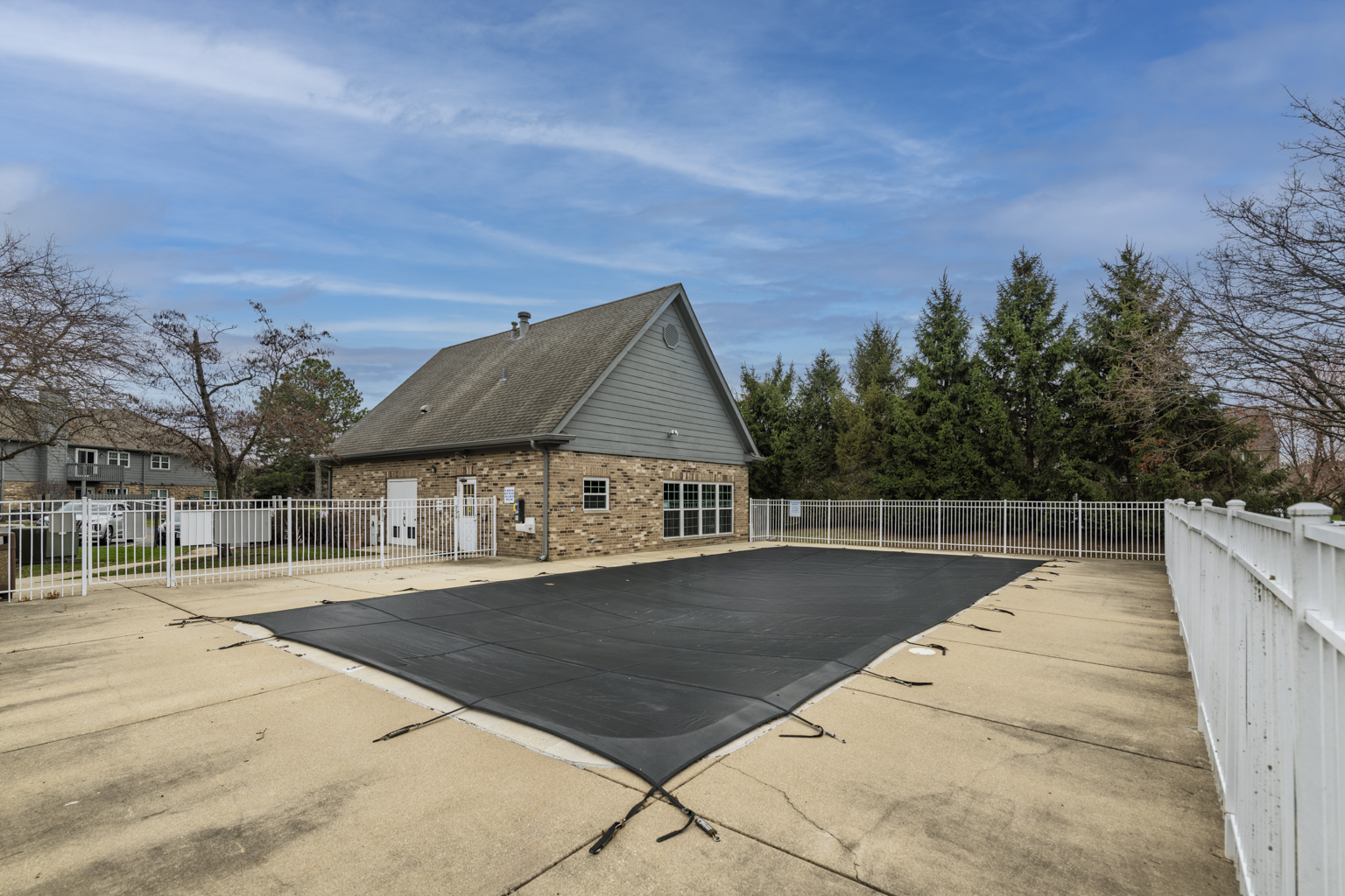 43 Foxcroft Road #43-127, Naperville, IL 60565