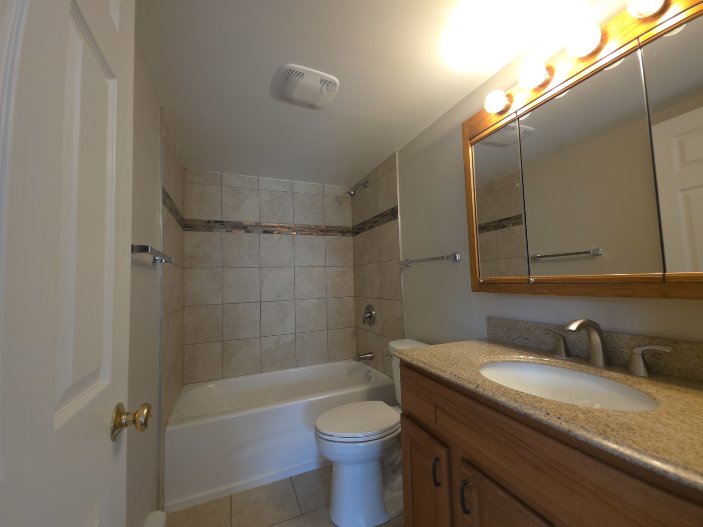 412 E Bailey Road #101, Naperville, IL 60565