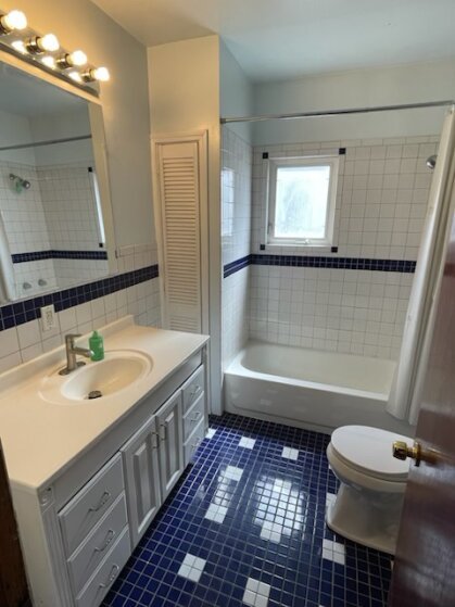 2247 N 73rd Avenue, Elmwood Park, IL 60707