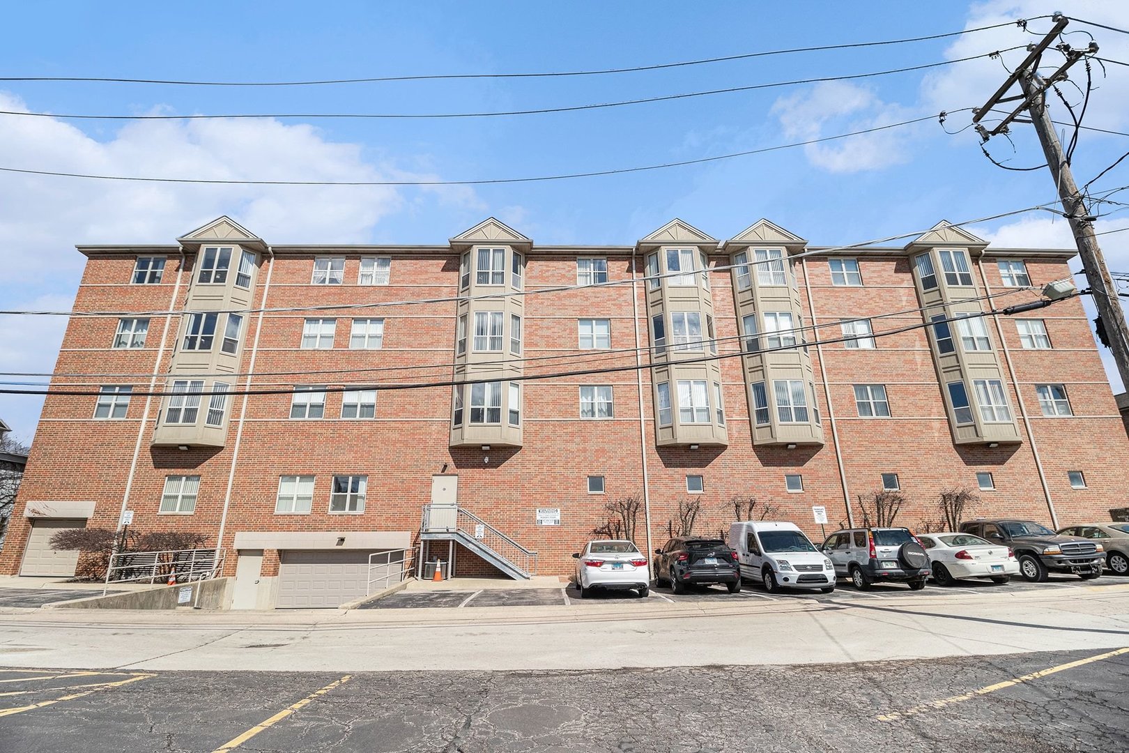57 E Hattendorf Avenue #304, Roselle, IL 60172