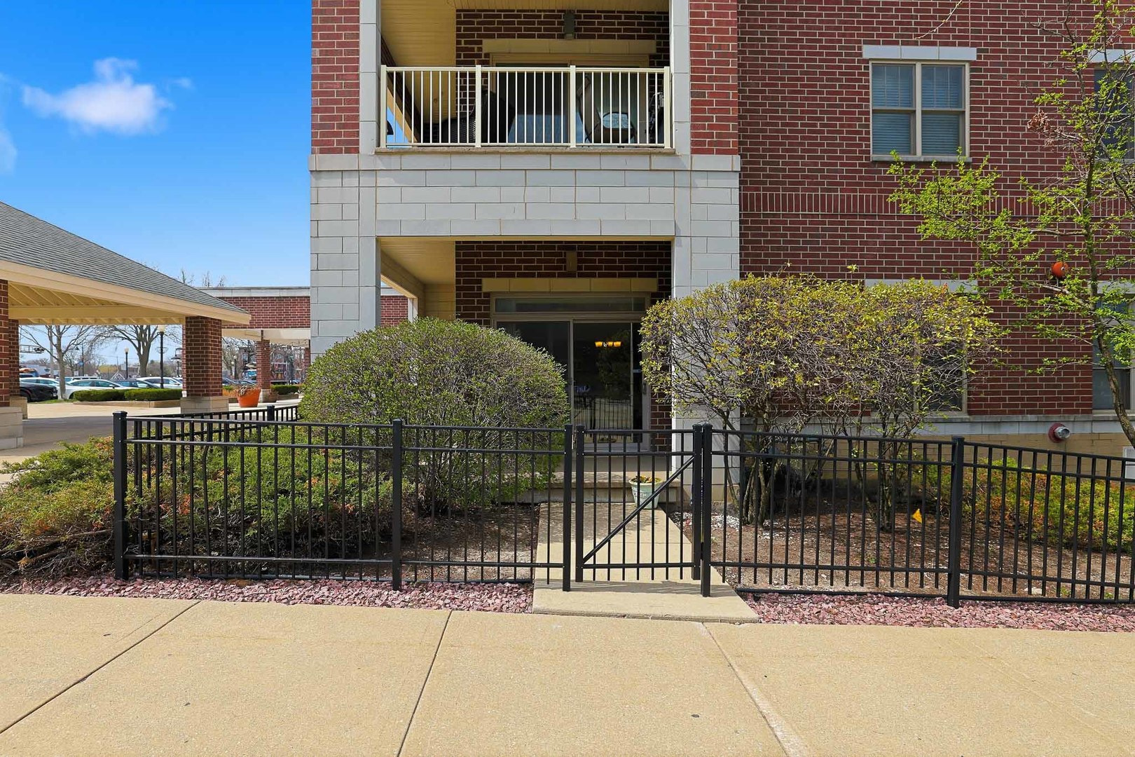 965 Rogers Street #104, Downers Grove, IL 60515