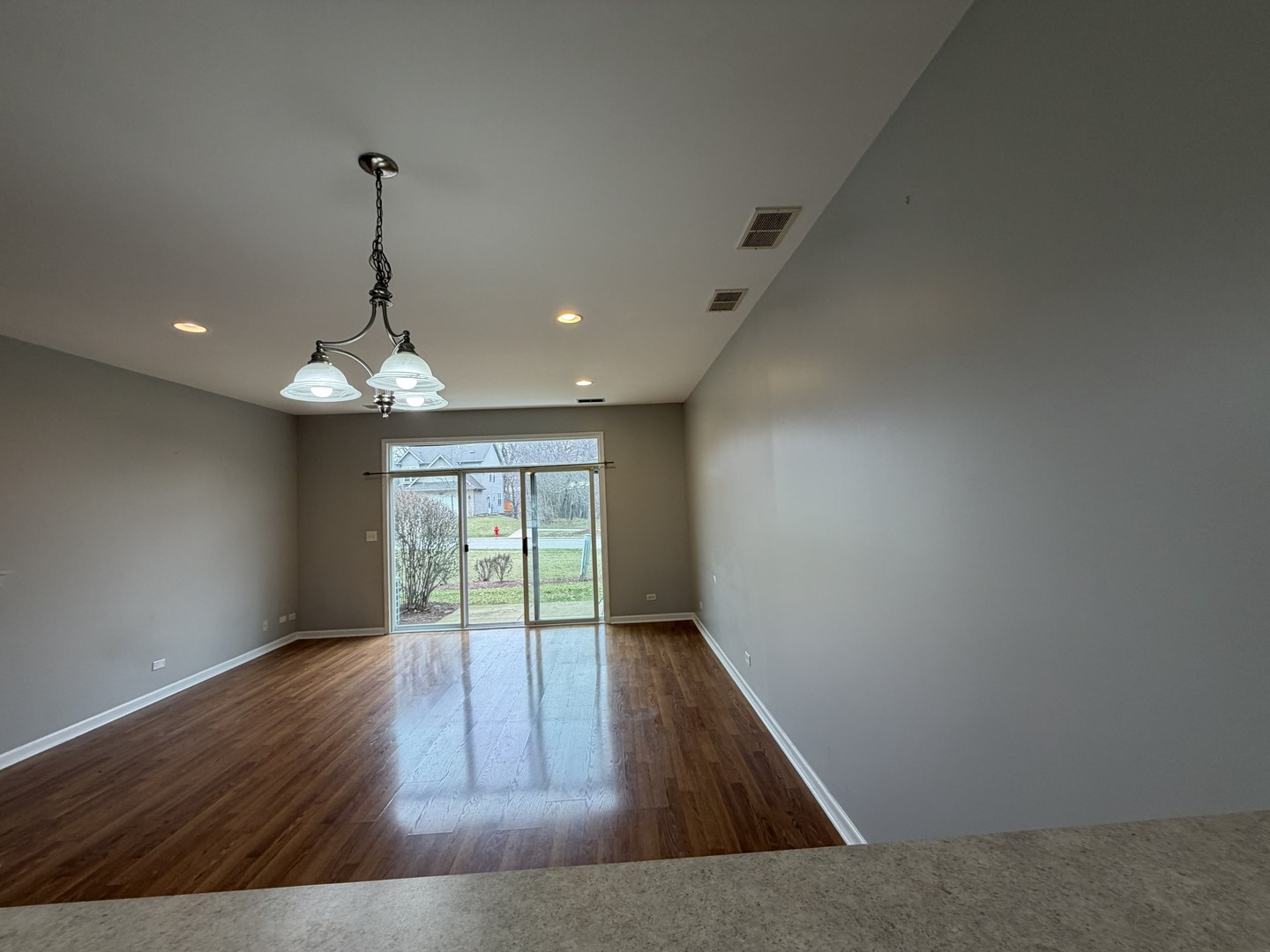 1225 Brookdale Drive, Carpentersville, IL 60110