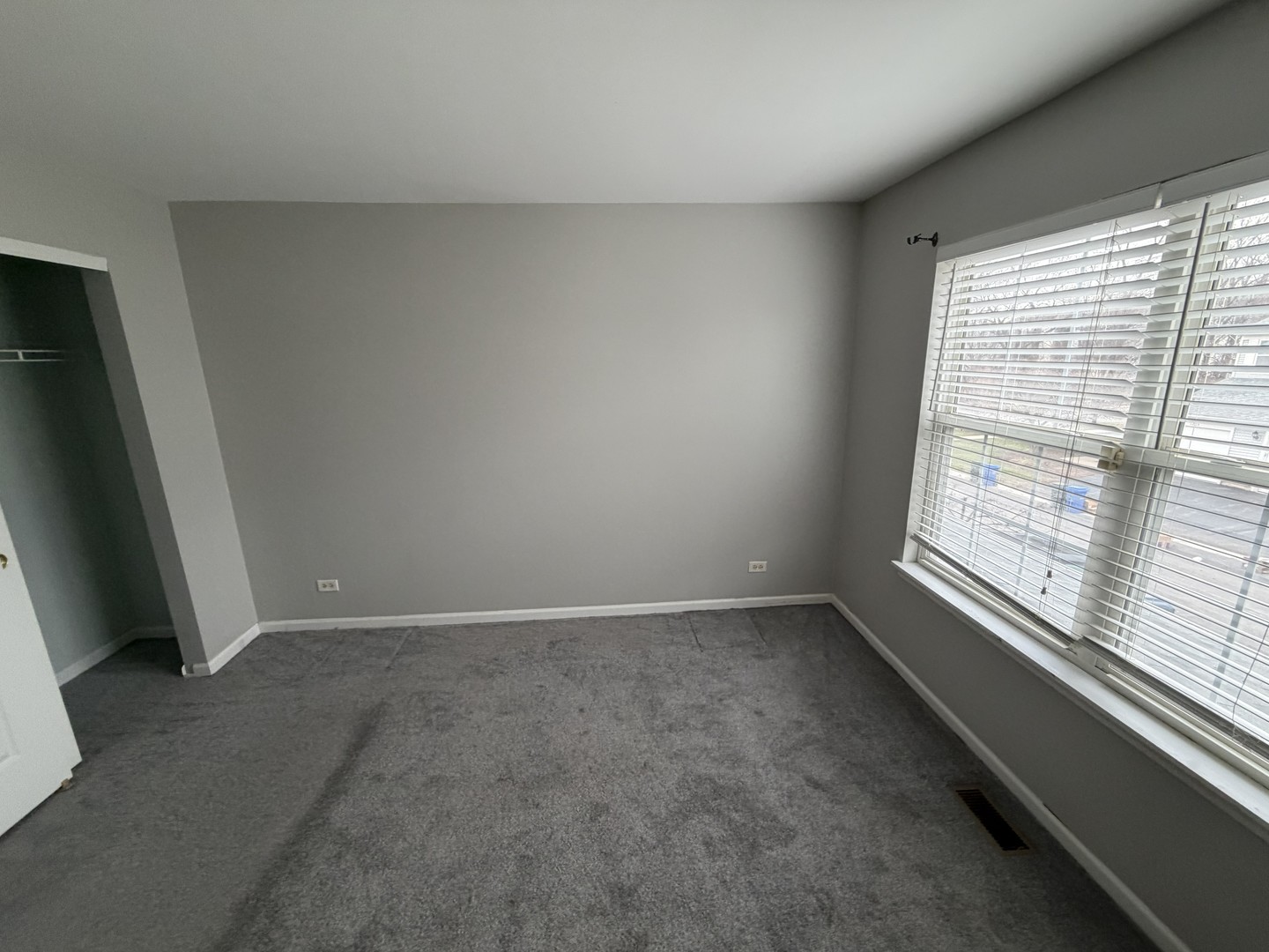 1225 Brookdale Drive, Carpentersville, IL 60110