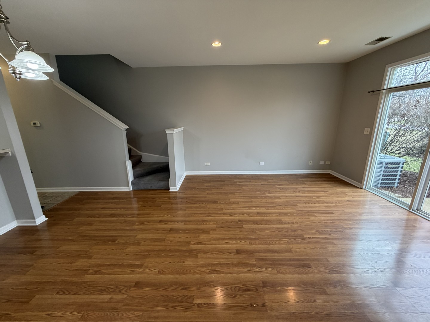 1225 Brookdale Drive, Carpentersville, IL 60110