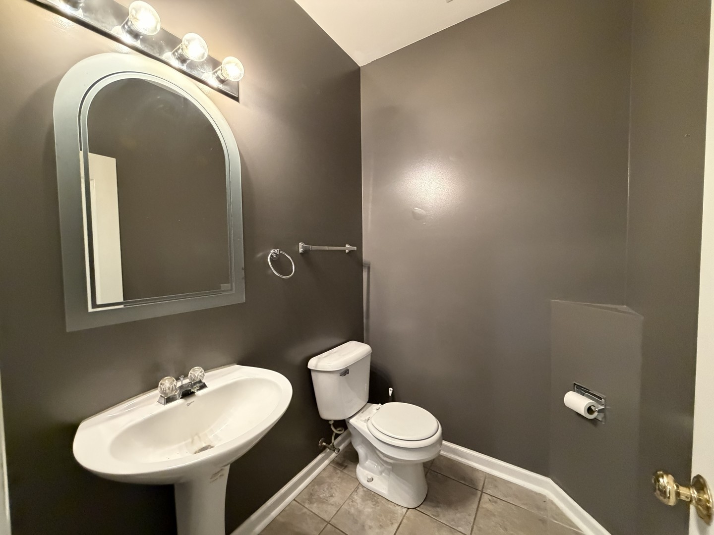 1225 Brookdale Drive, Carpentersville, IL 60110