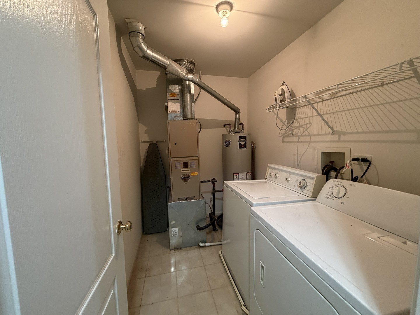 1225 Brookdale Drive, Carpentersville, IL 60110