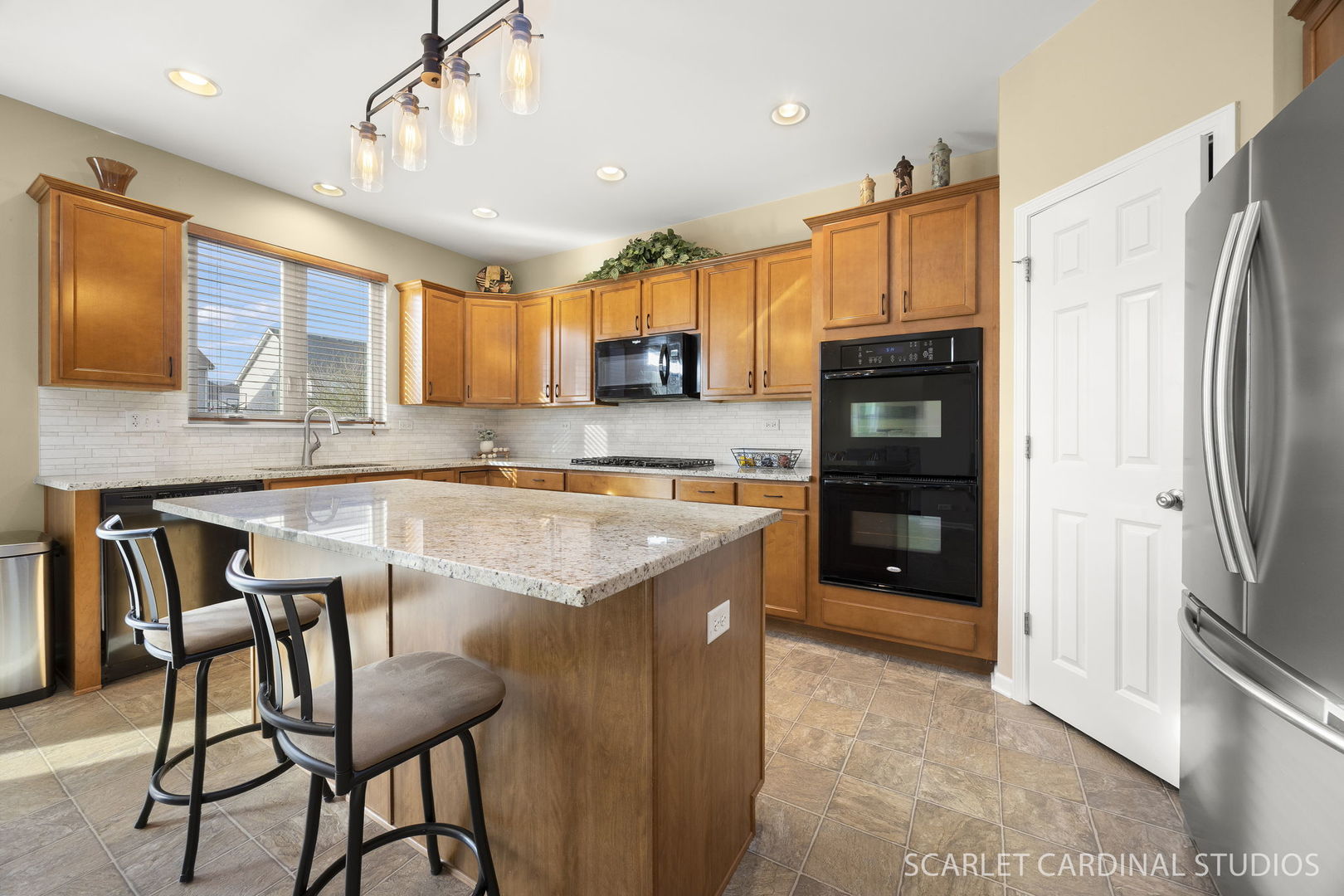 829 Preston Lane, Oswego, IL 60543