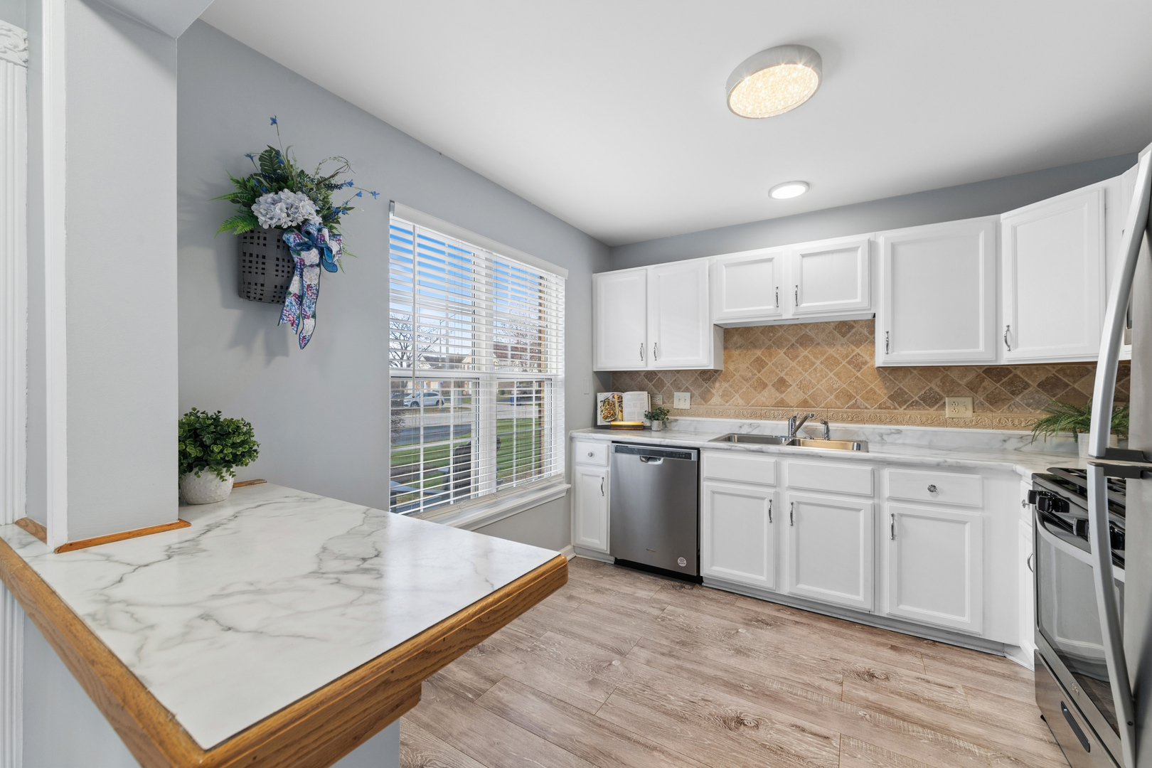 1979 Gary Court #A, Schaumburg, IL 60193