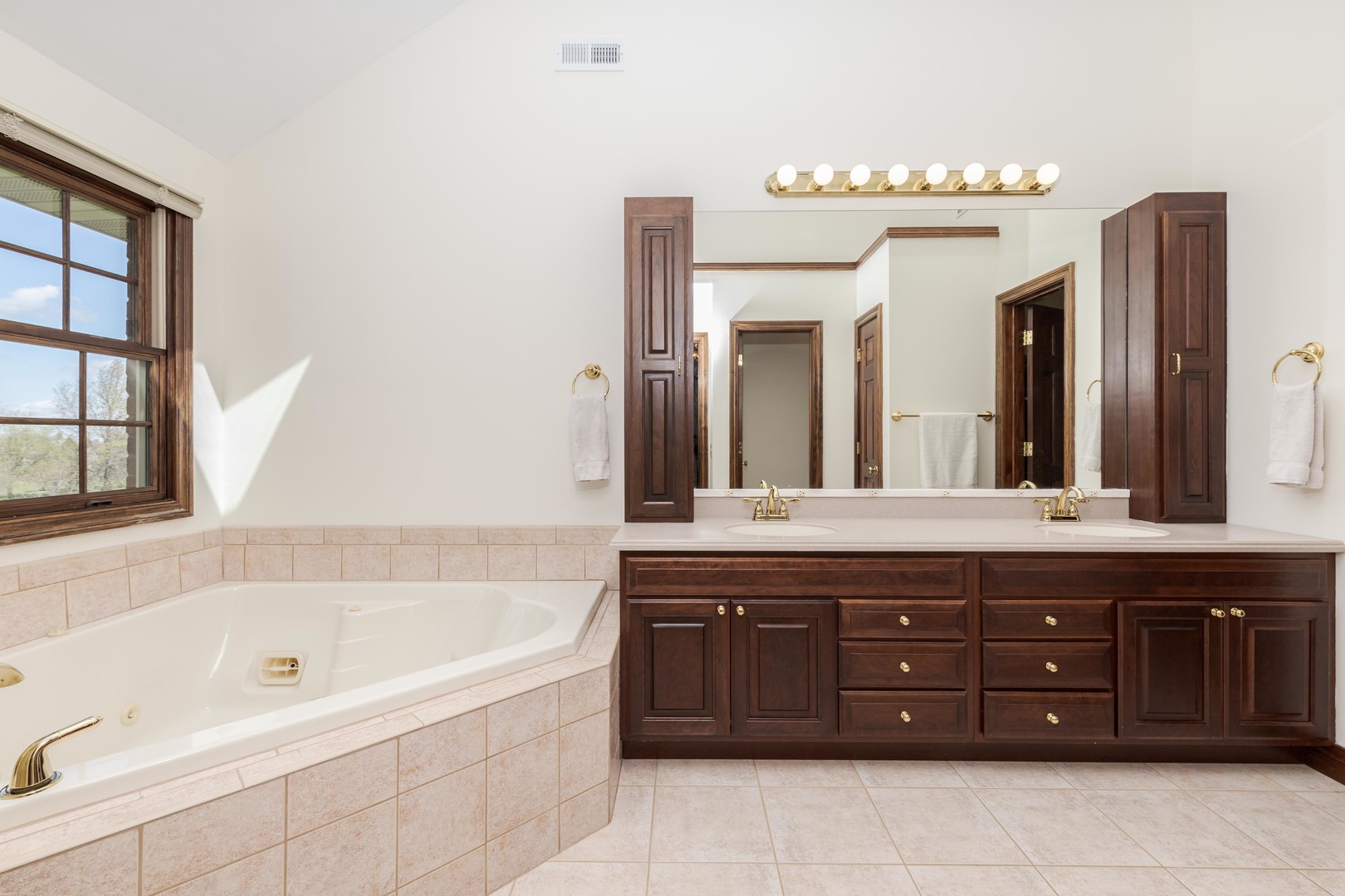 402 Northridge Estates, Normal, IL 61761