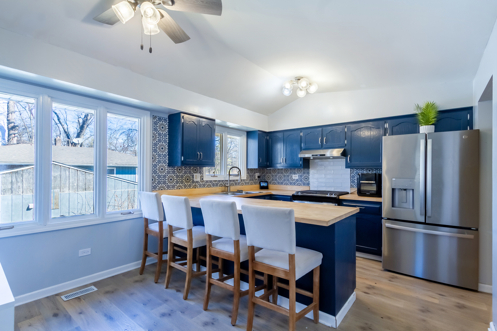 3N046 Lakeview Court, West Chicago, IL 60185