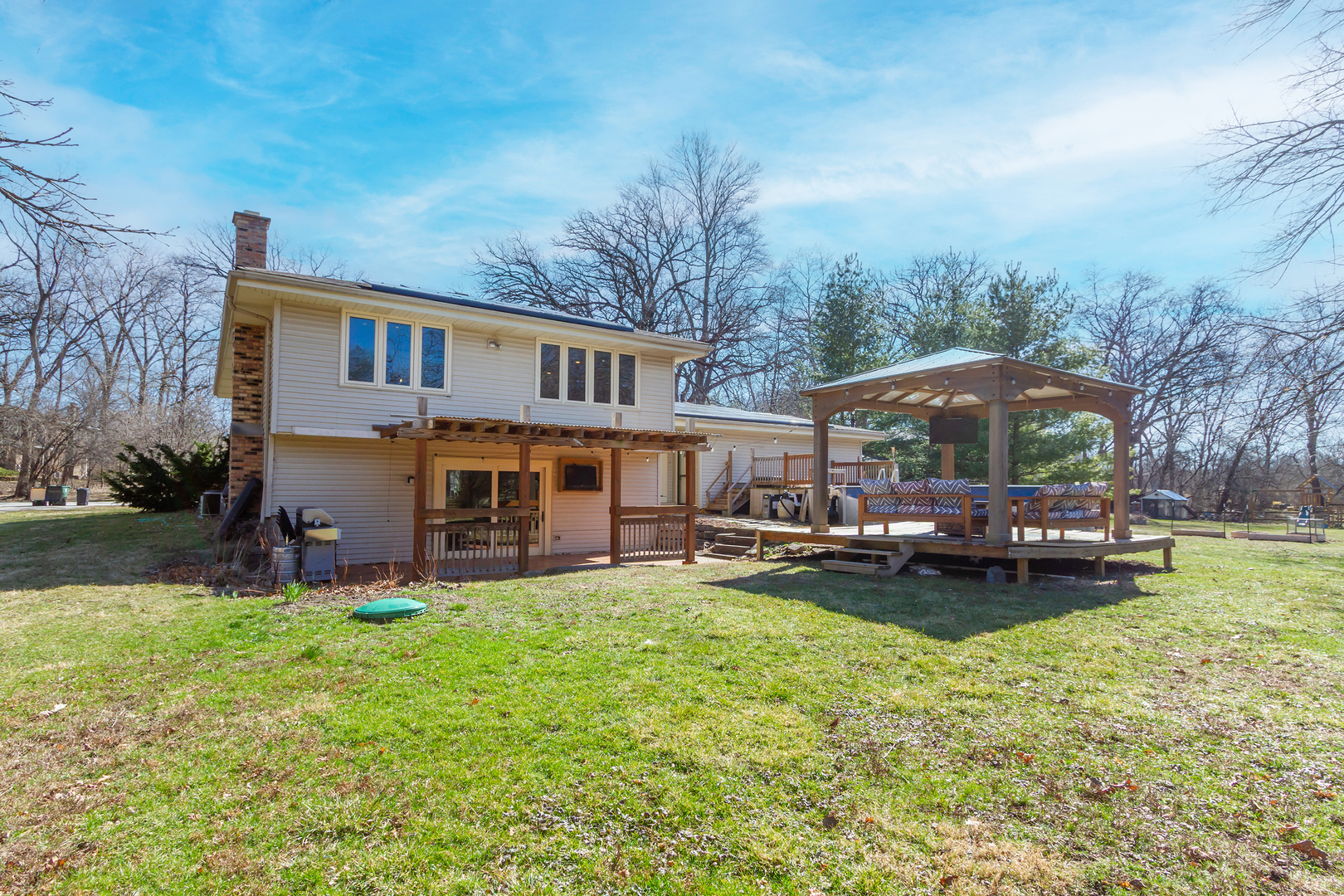 3N046 Lakeview Court, West Chicago, IL 60185