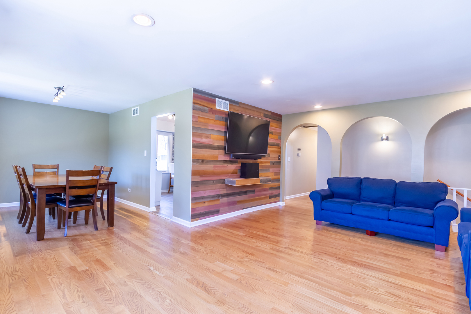 3N046 Lakeview Court, West Chicago, IL 60185