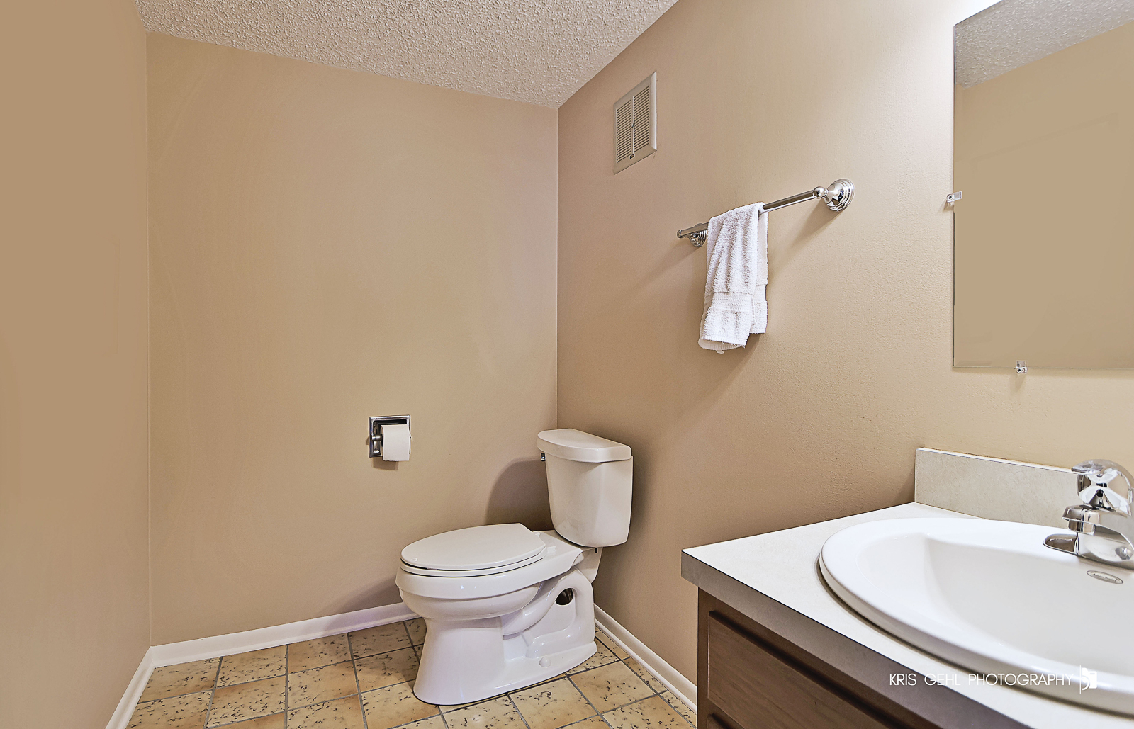 1123 Juniper Parkway, Libertyville, IL 60048