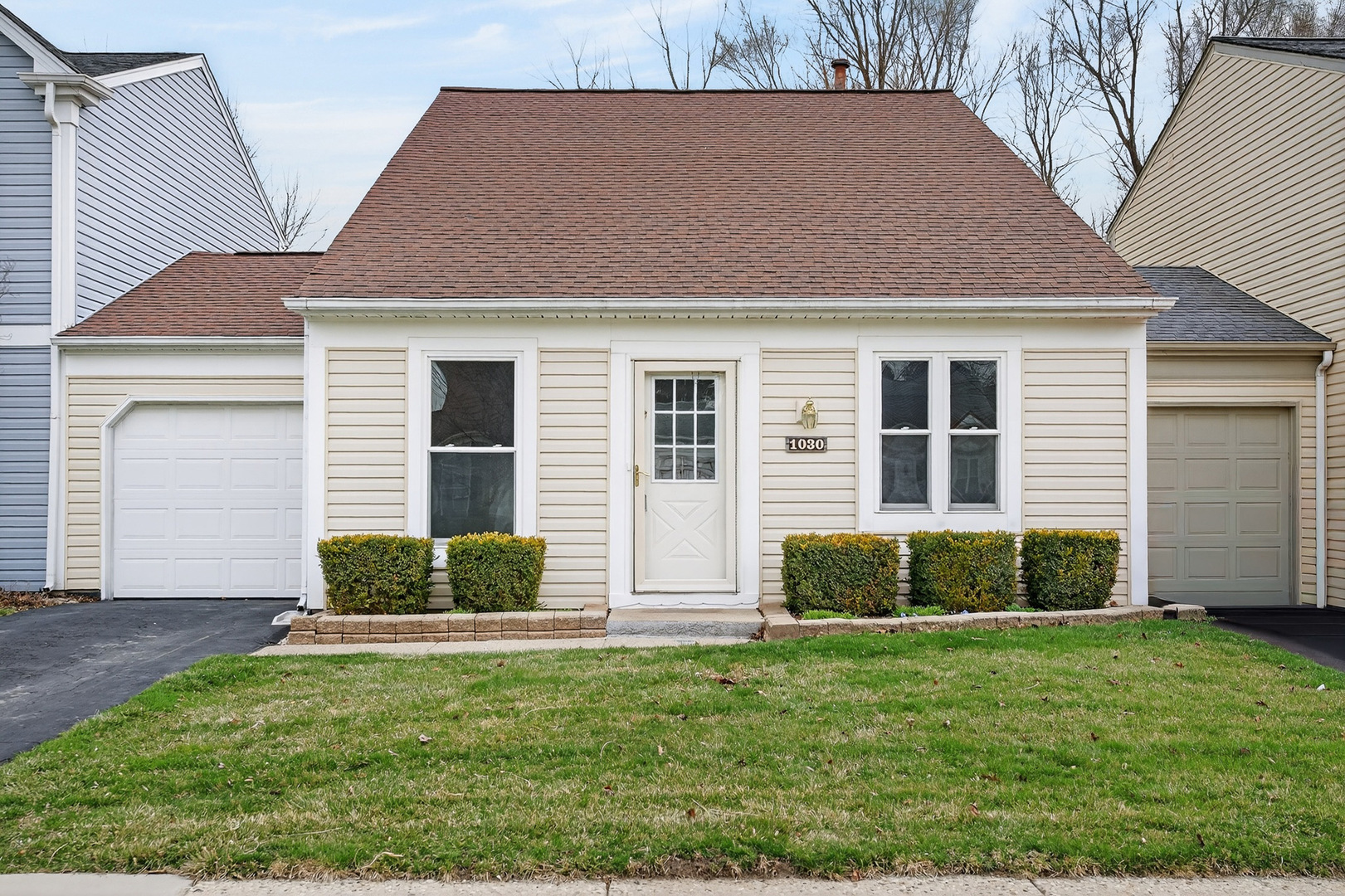 1030 Perry Drive, Algonquin, IL 60102