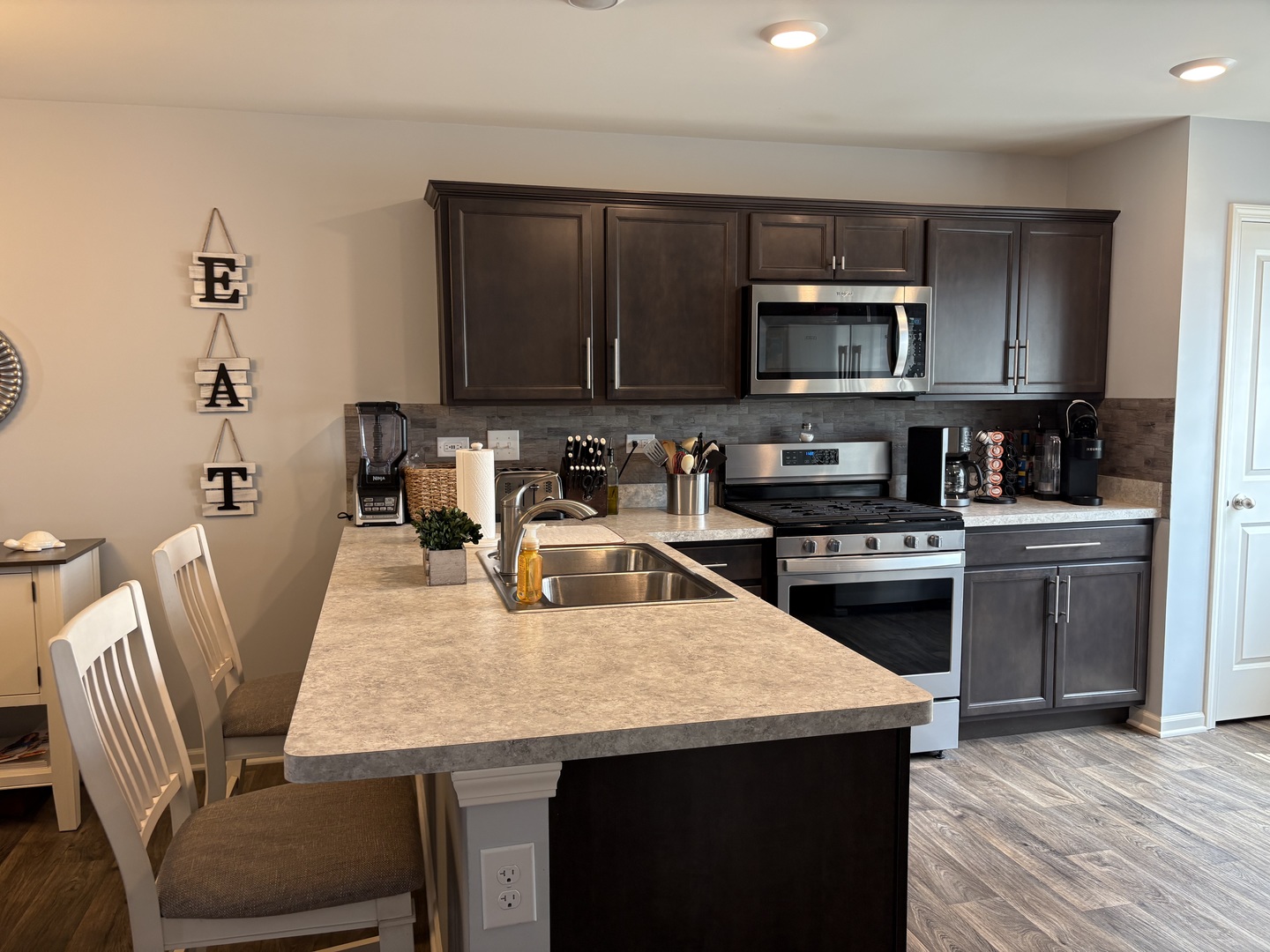 582 Spring Leaf Drive, Joliet, IL 60431