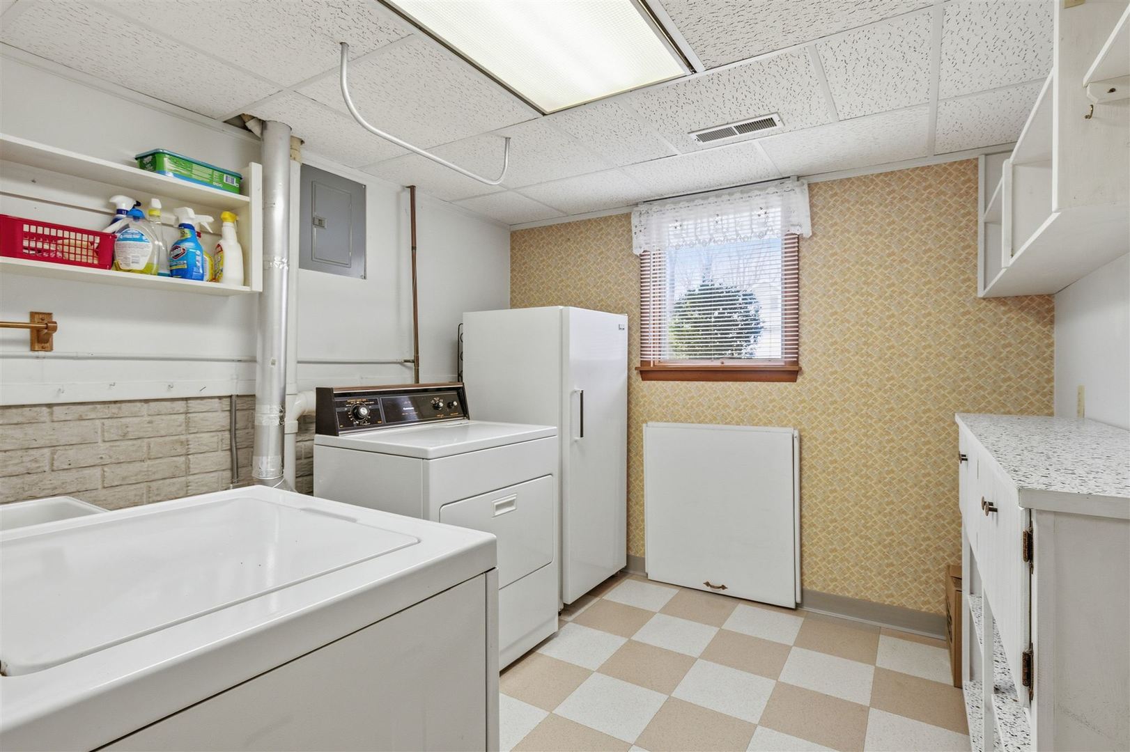 1204 Timber Ridge Court, Normal, IL 61761