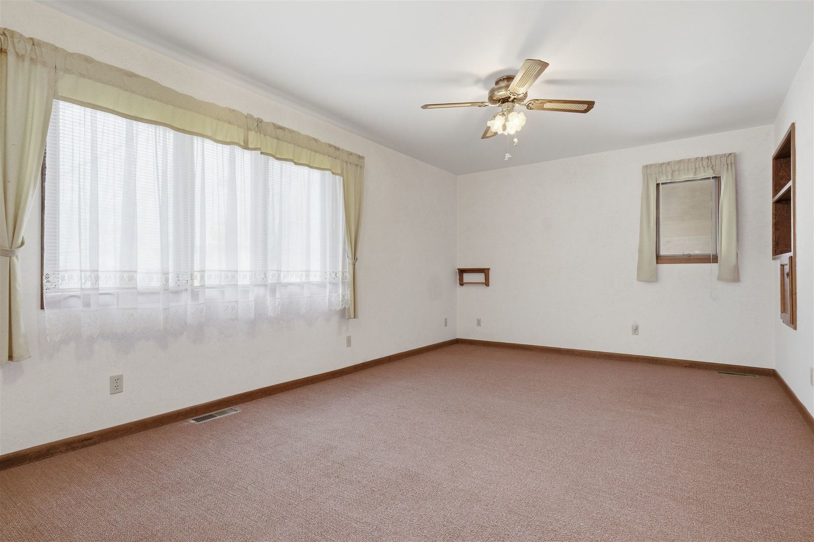 1204 Timber Ridge Court, Normal, IL 61761