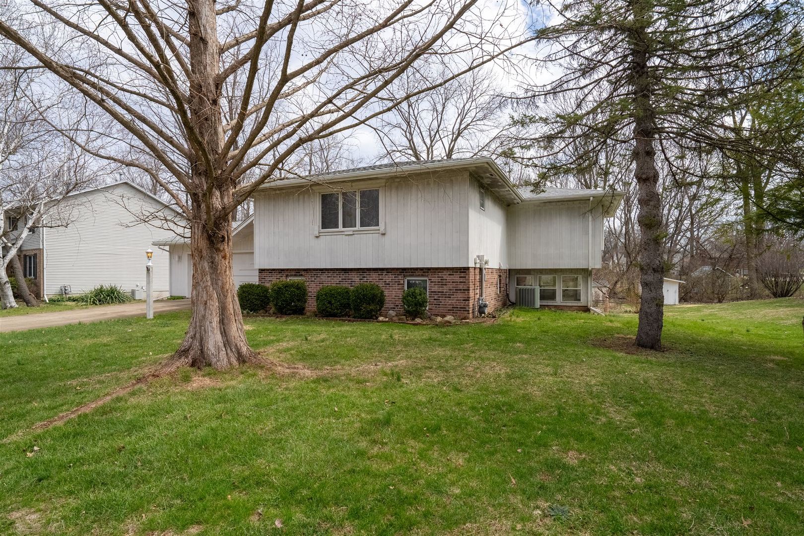1204 Timber Ridge Court, Normal, IL 61761
