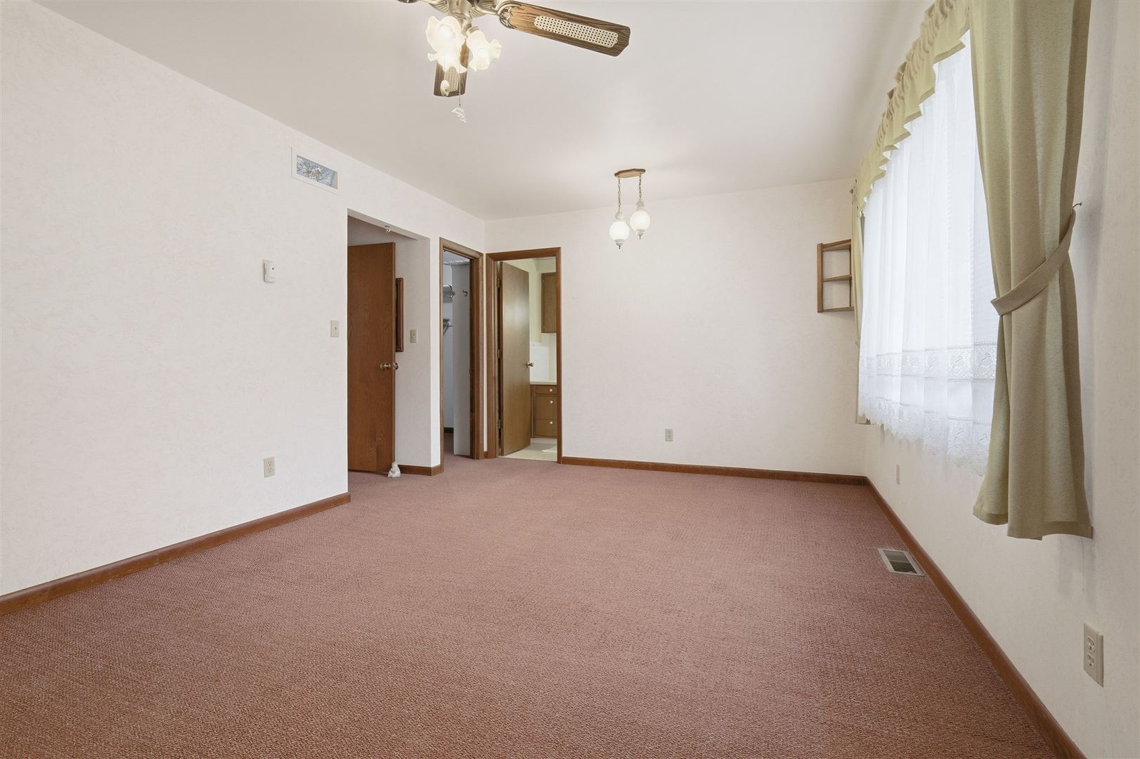 1204 Timber Ridge Court, Normal, IL 61761