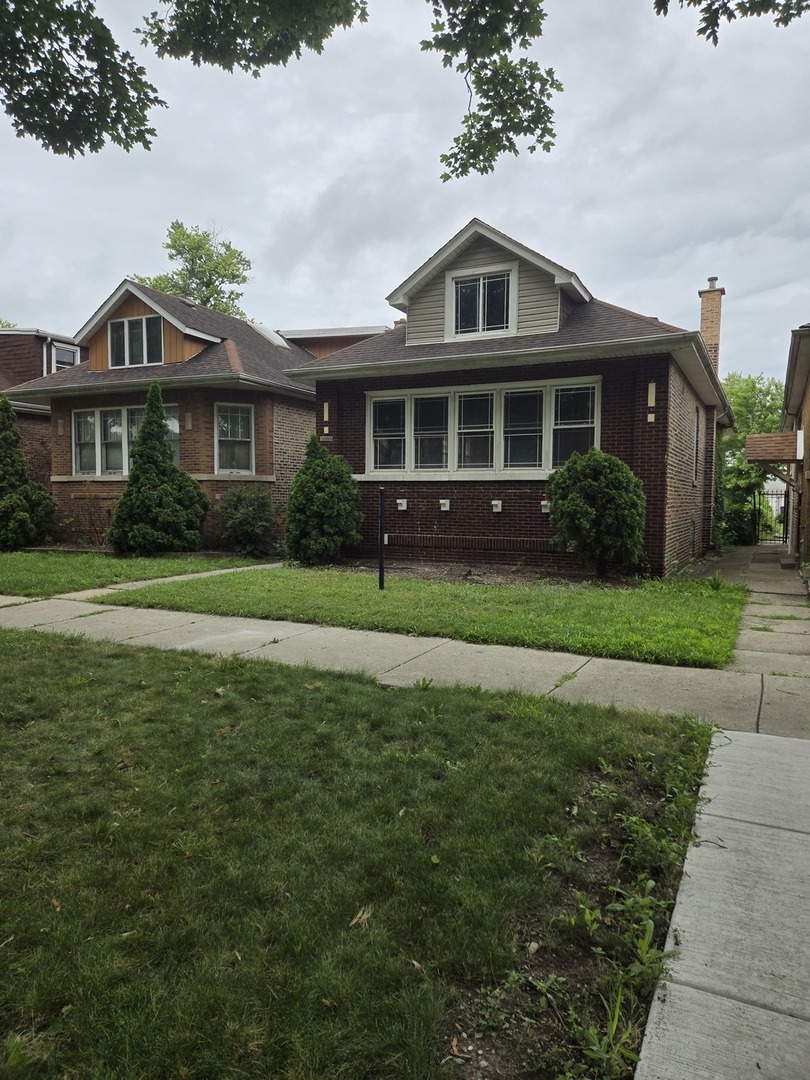 8220 S Prairie Avenue, Chicago, IL 60619