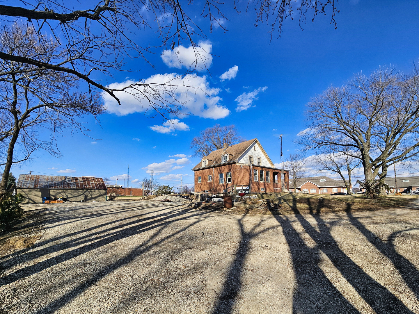 2213 WEBER Road, Crest Hill, IL 60403