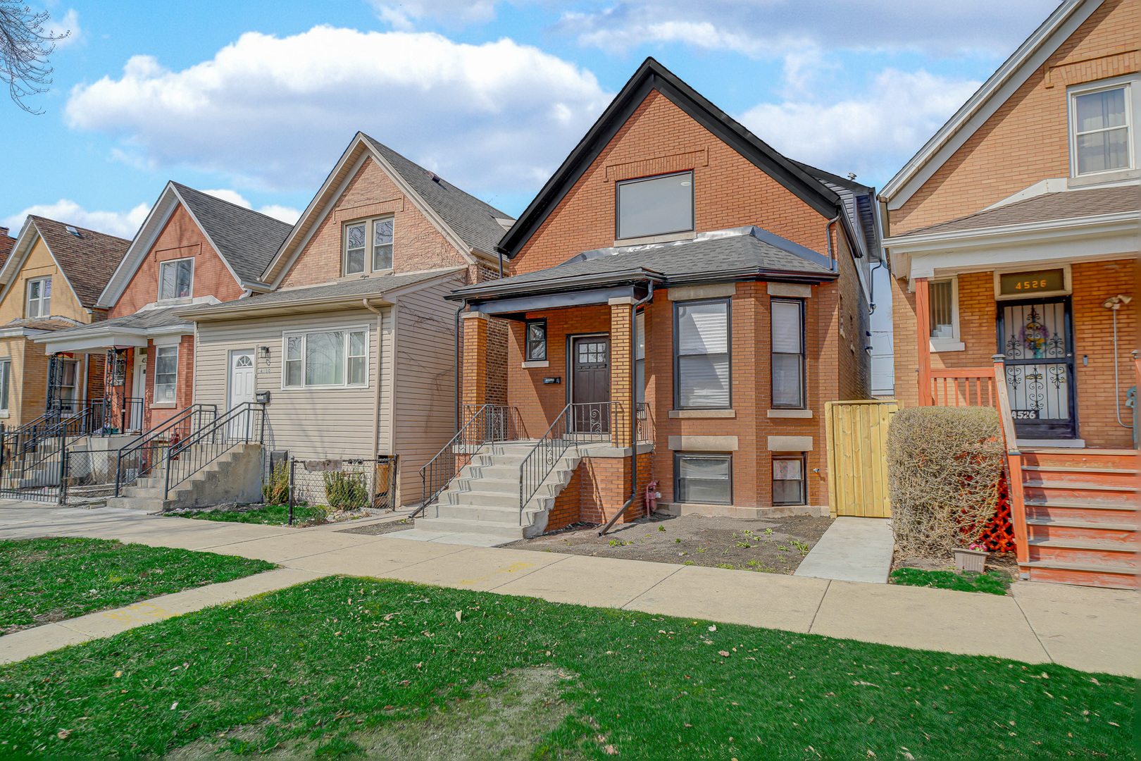 4528 W Maypole Avenue, Chicago, IL 60624
