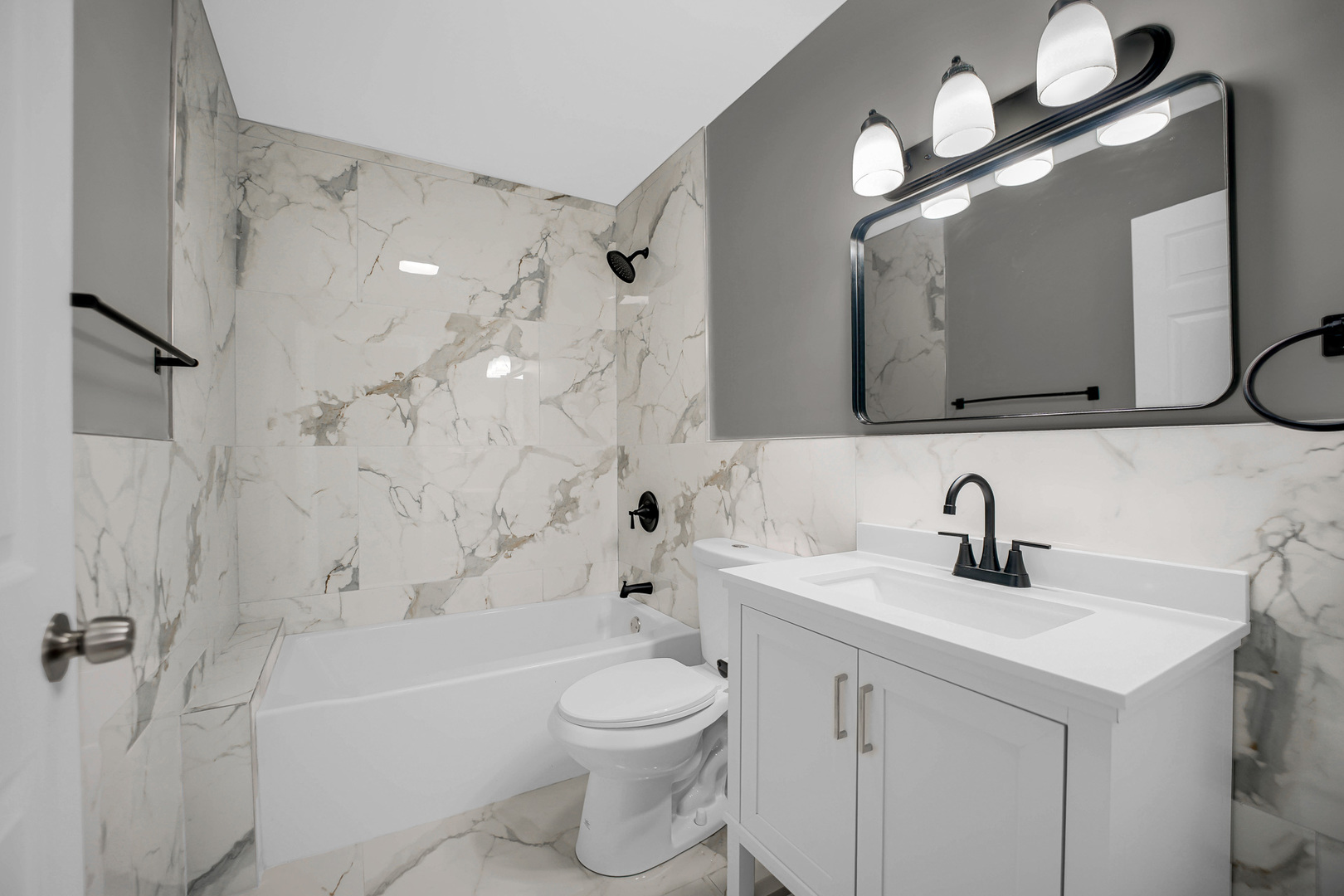 4528 W Maypole Avenue, Chicago, IL 60624