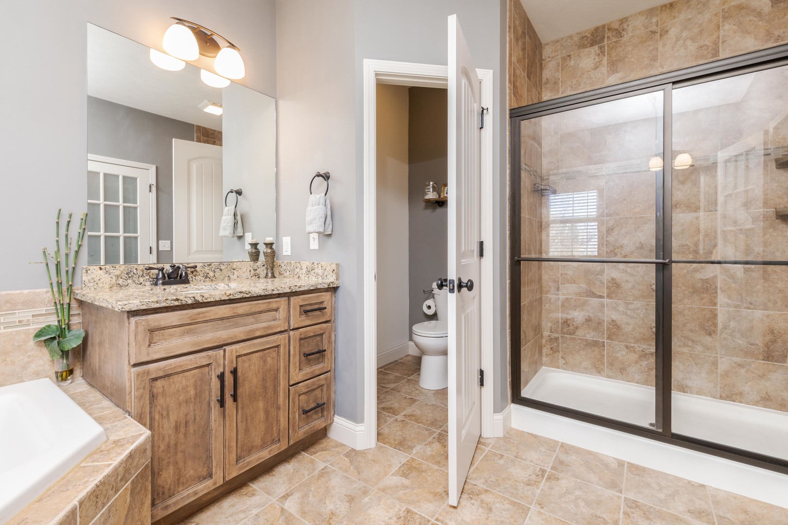 6002 Jackpine Road, Bloomington, IL 61705