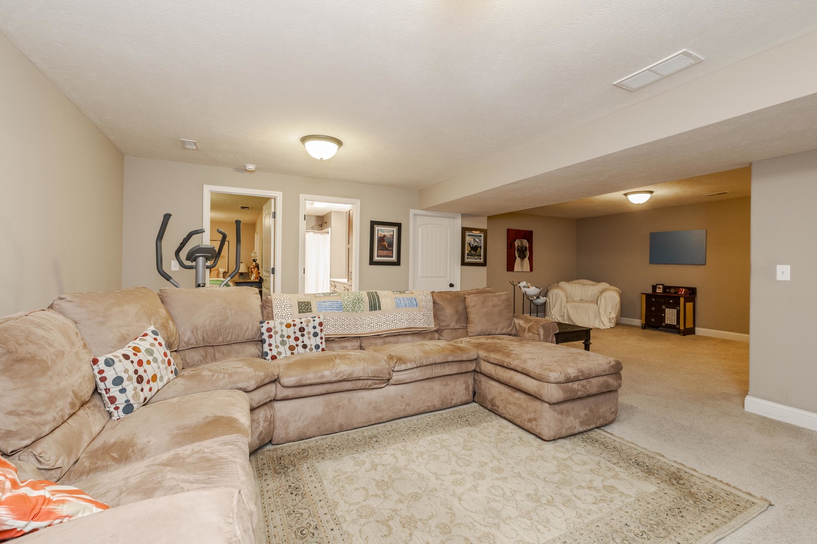 6002 Jackpine Road, Bloomington, IL 61705