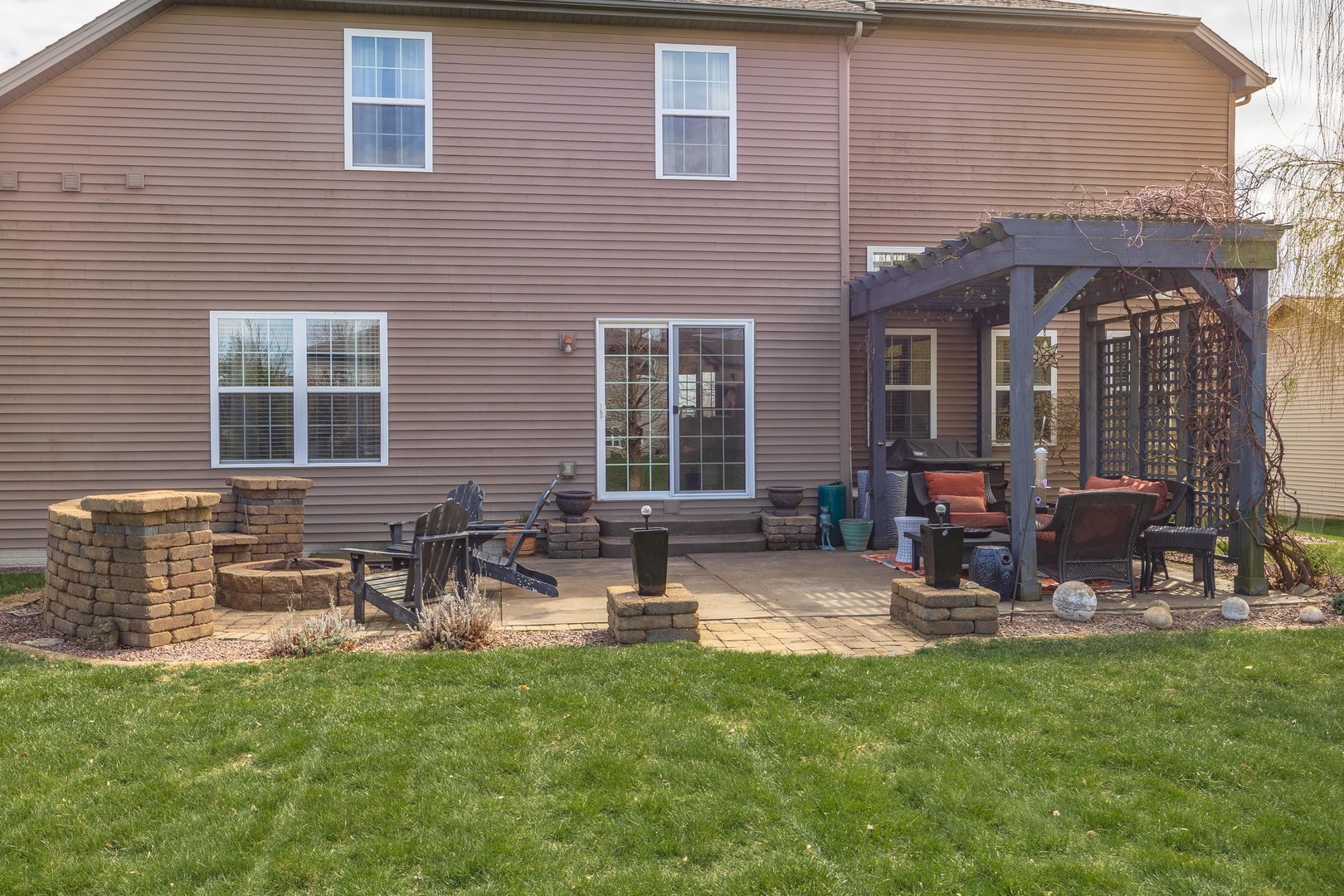 6002 Jackpine Road, Bloomington, IL 61705