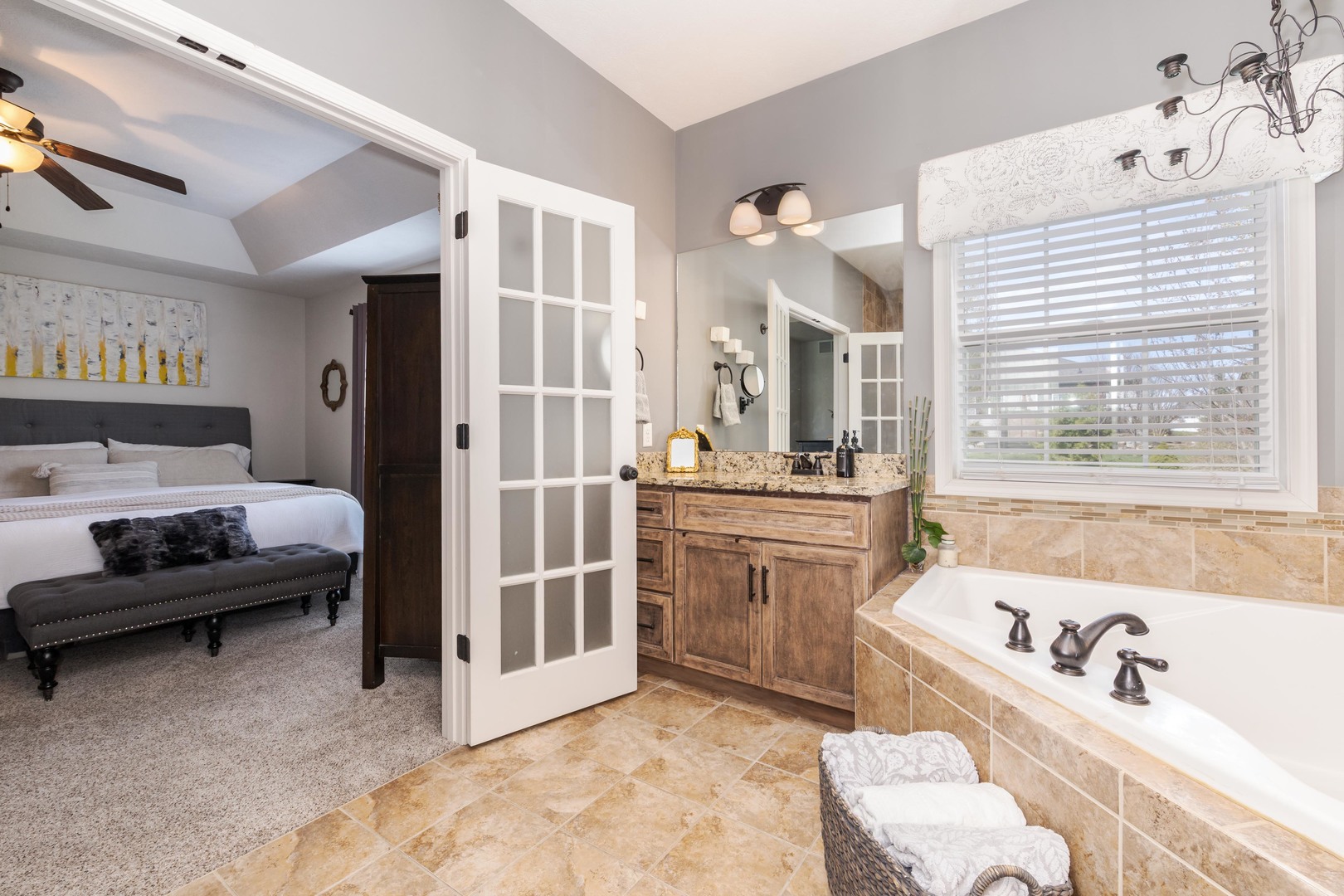 6002 Jackpine Road, Bloomington, IL 61705