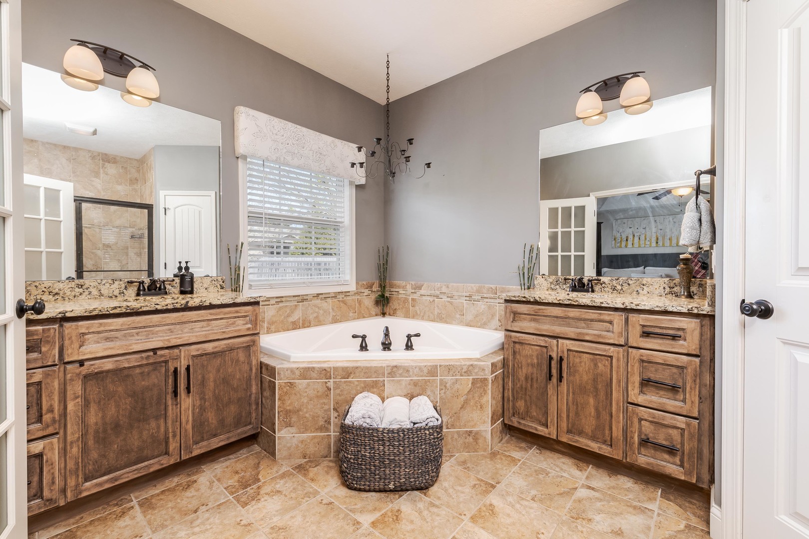 6002 Jackpine Road, Bloomington, IL 61705