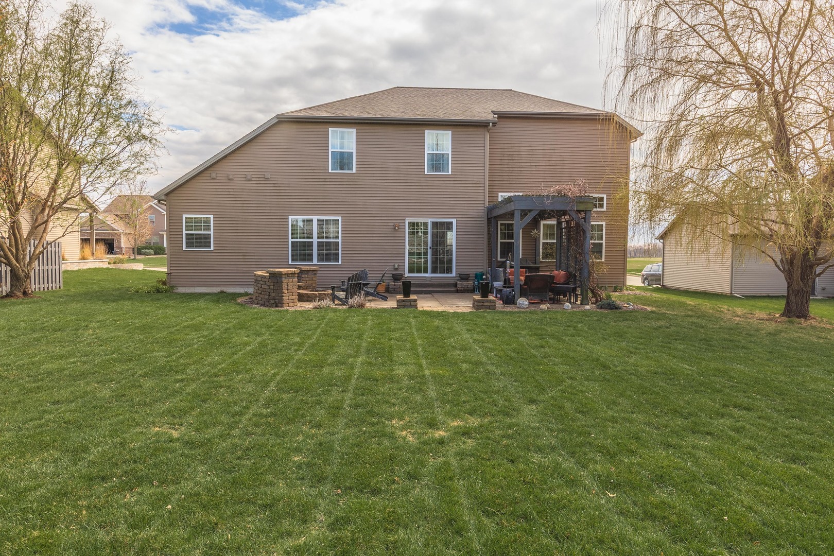 6002 Jackpine Road, Bloomington, IL 61705