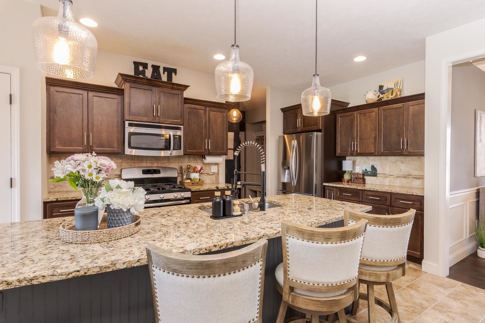 6002 Jackpine Road, Bloomington, IL 61705