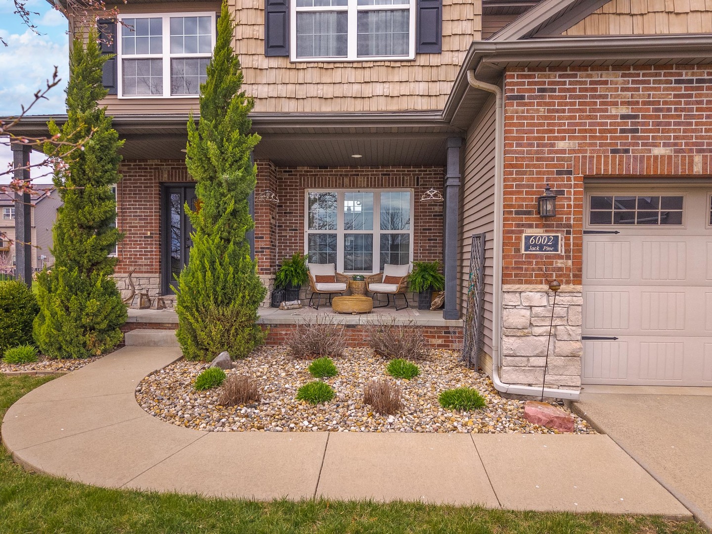 6002 Jackpine Road, Bloomington, IL 61705