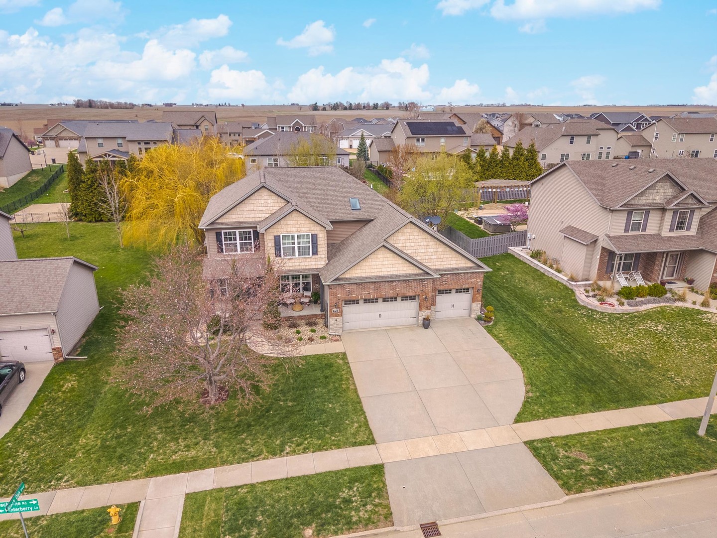 6002 Jackpine Road, Bloomington, IL 61705