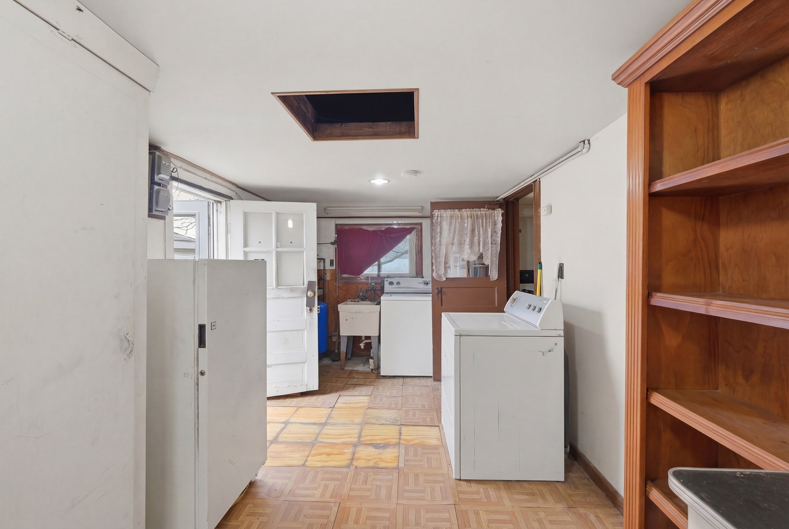 18301 Le Claire Avenue, Country Club Hills, IL 60478