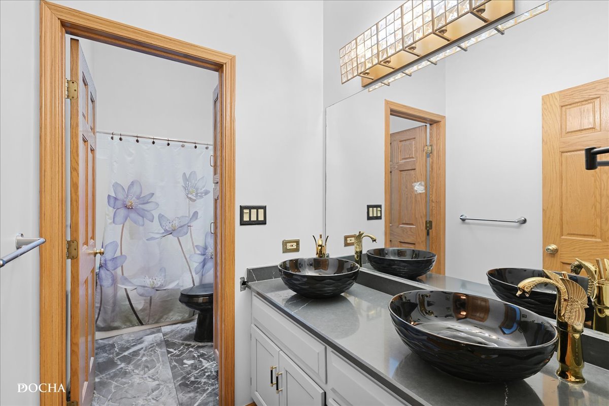 365 E Pine Meadow Court, Morris, IL 60450