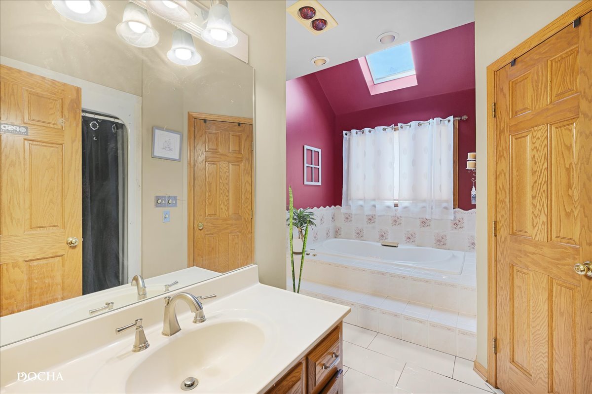 365 E Pine Meadow Court, Morris, IL 60450