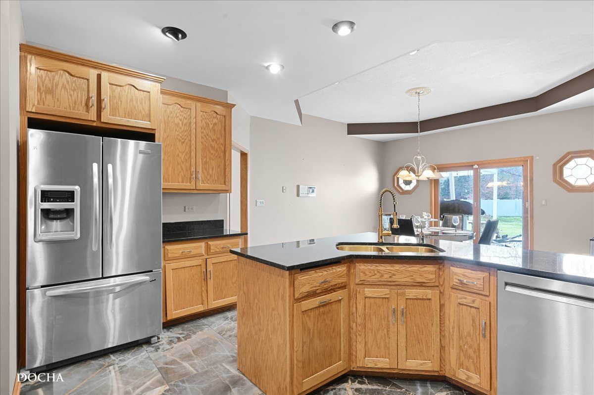 365 E Pine Meadow Court, Morris, IL 60450