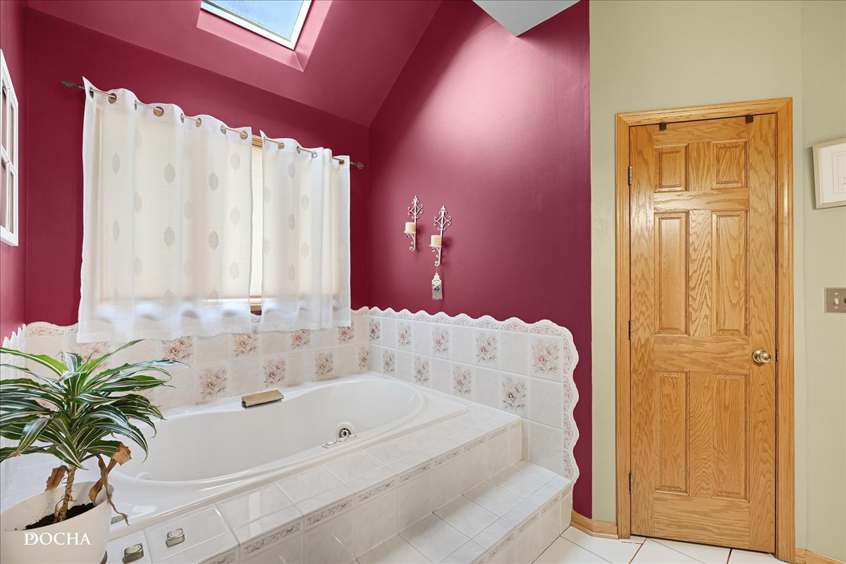 365 E Pine Meadow Court, Morris, IL 60450