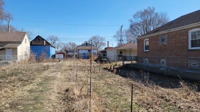 10013 S Hoxie Avenue, Chicago, IL 60617