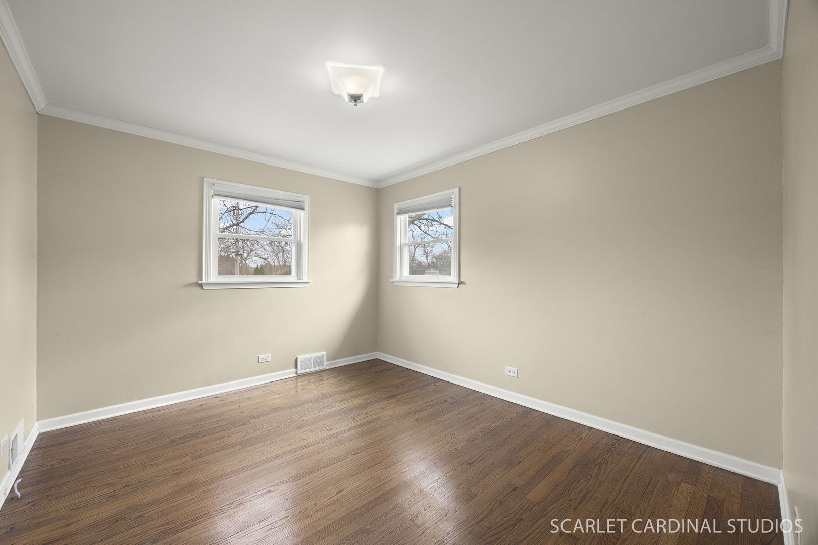 1S285 Myrtle Avenue, Oakbrook Terrace, IL 60181