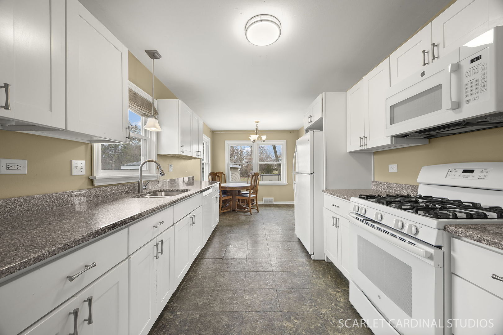 1S285 Myrtle Avenue, Oakbrook Terrace, IL 60181